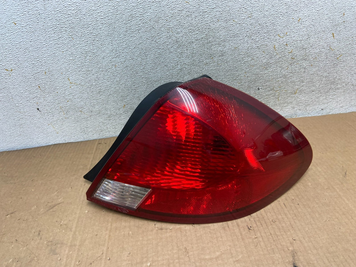 2000 to 2003 Ford Taurus Right Passenger Rh Side Tail Light AI8456 LK0