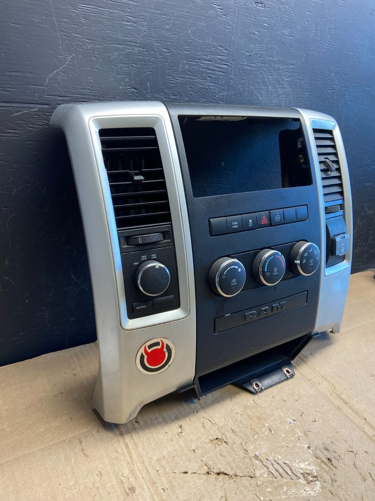 2009 to 2012 Dodge Ram 1500 Center Dash Radio Screen Climate Panel AE1940 DG2