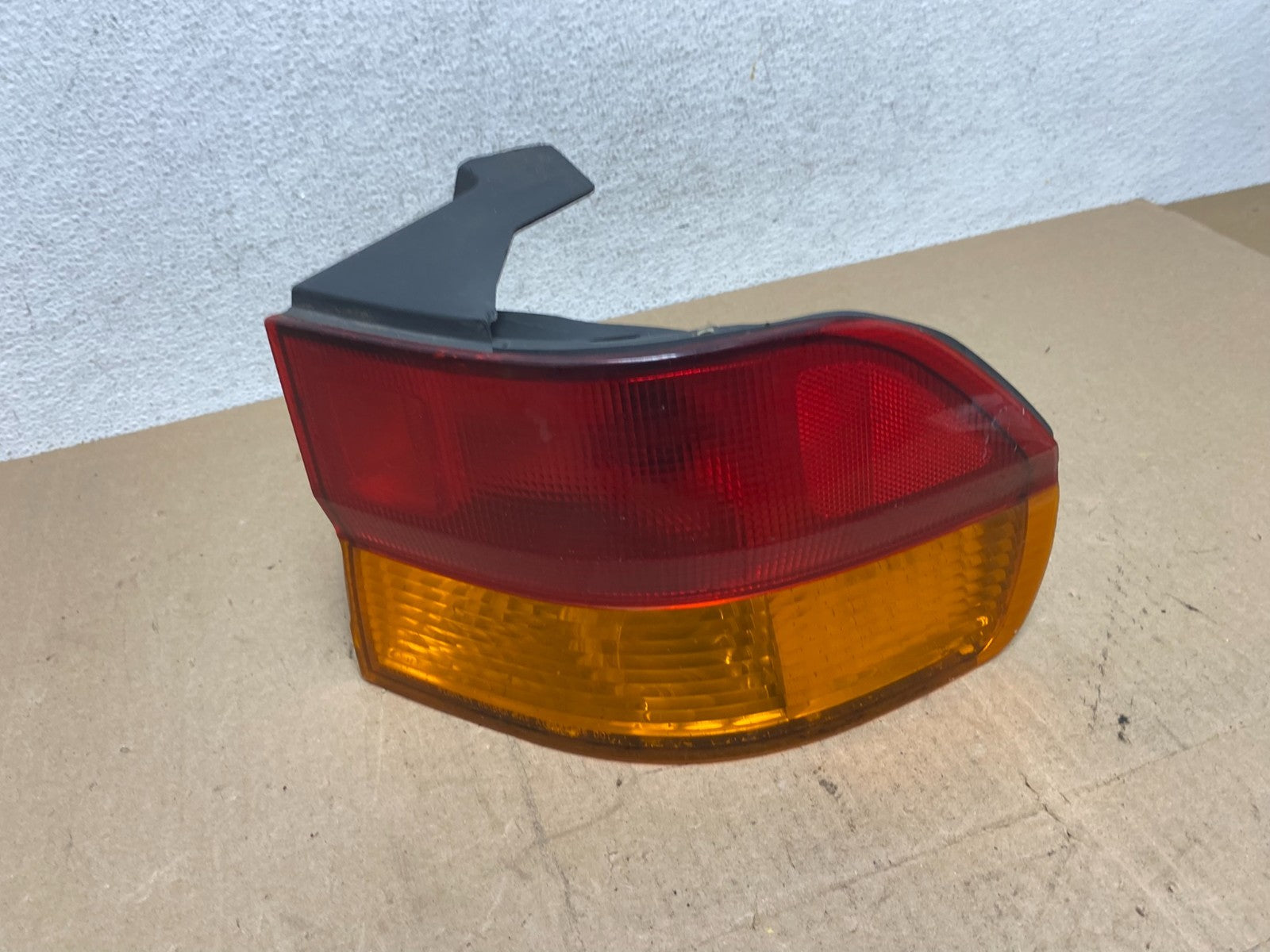 2002 2003 2004 Honda Odyssey Right Passenger Side Tail Light AE6760 DW0