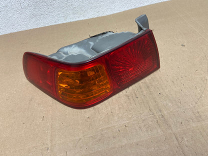 2000 to 2001 Toyota Camry Tail Light Left Driver Lh Side AE4988 LK0