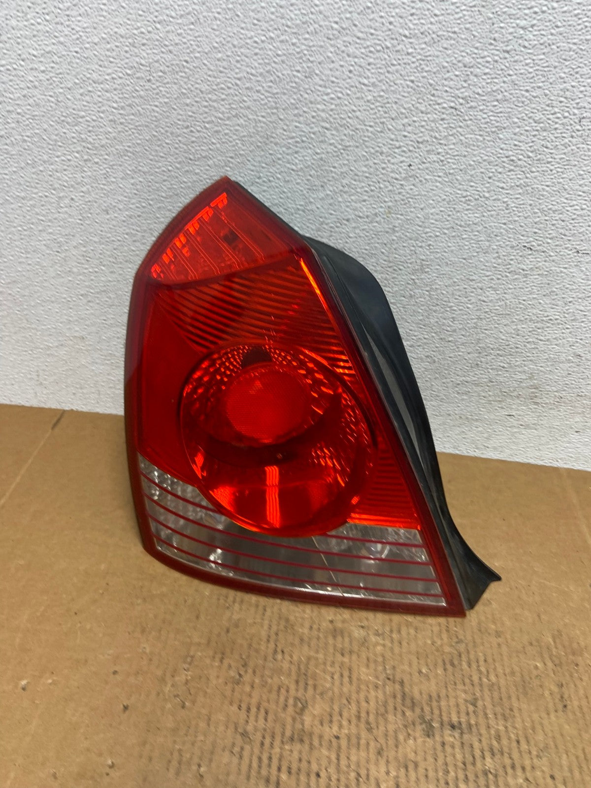 2004 2005 2006 Hyundai Elantra Sedan Left Driver LH Tail Light AE0329 LK0