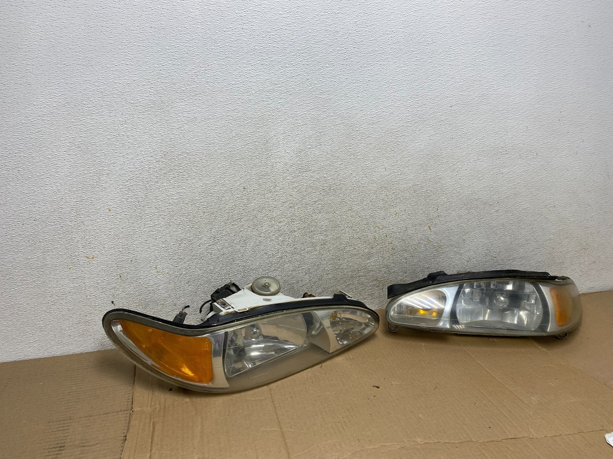 1998 to 2003 Ford Escort Left+Right Set Halogen Headlights AI1150 DW2