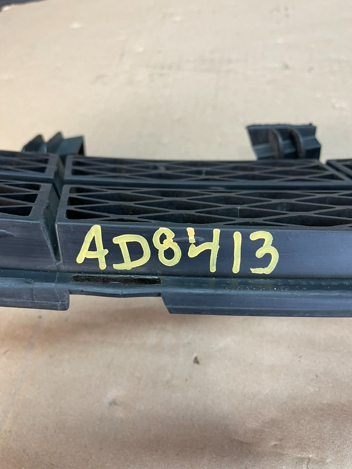 2010-2013 Buick Lacrosse Front Lower Grill Grille AD8413 DG5