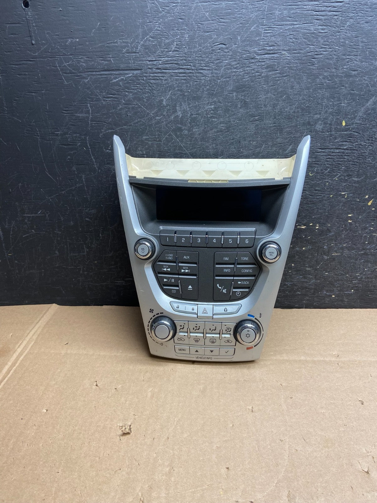 2010-2011 Chevy Equinox Terrain Radio Face Climate Control Panel Bezel AI6341 DG0