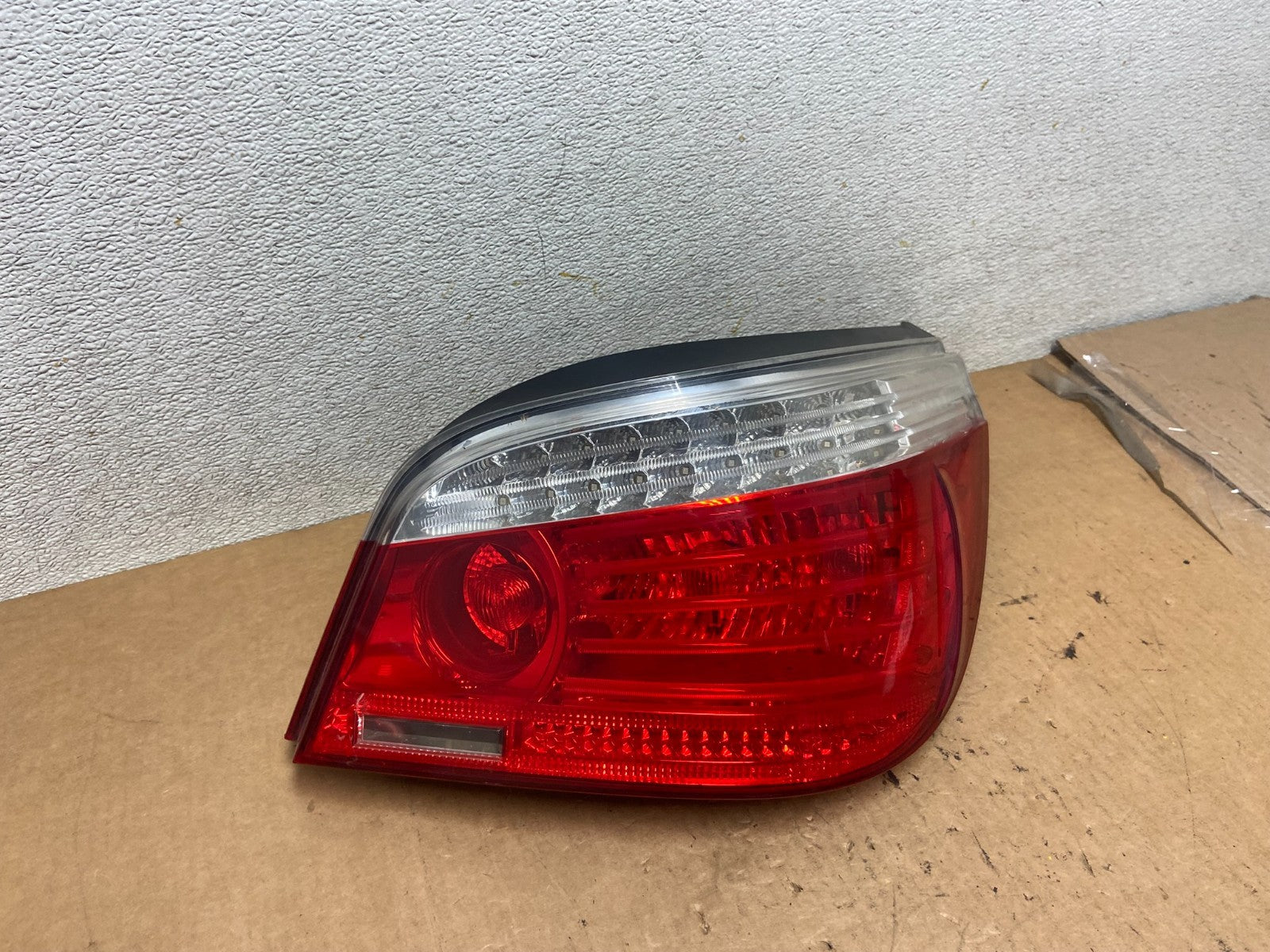 2008 2009 2010 BMW 5 525i 530i Right Passenger Rh Tail Side Light Oem R4810 DW2