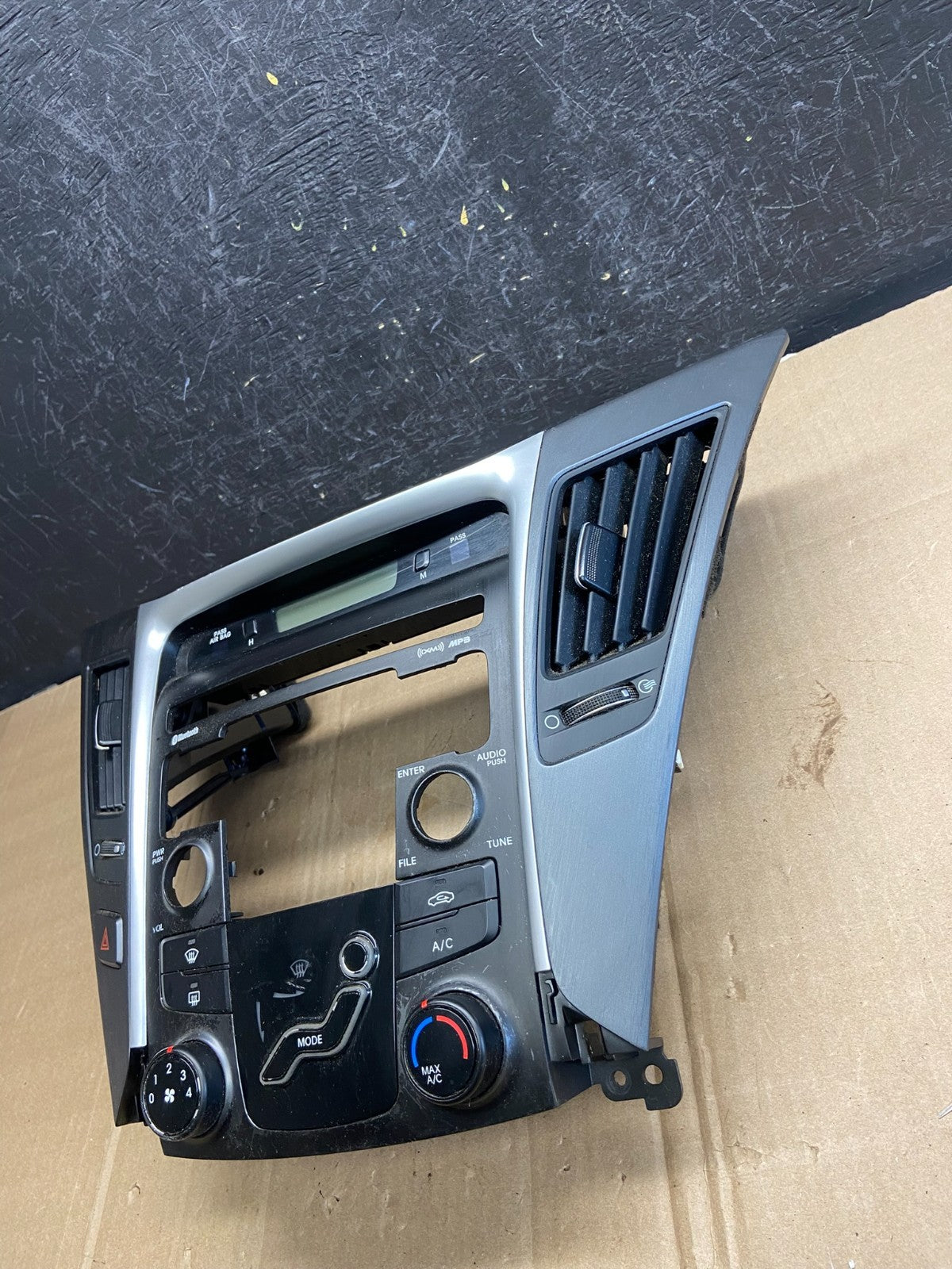 2011 - 2014 Hyundai Sonata Center Radio Climate Control Air Vent Bezel AD7126 DG1