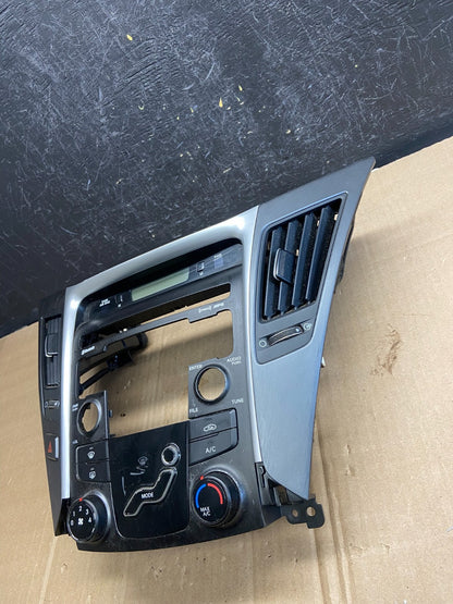2011 - 2014 Hyundai Sonata Center Radio Climate Control Air Vent Bezel AD7126 DG1