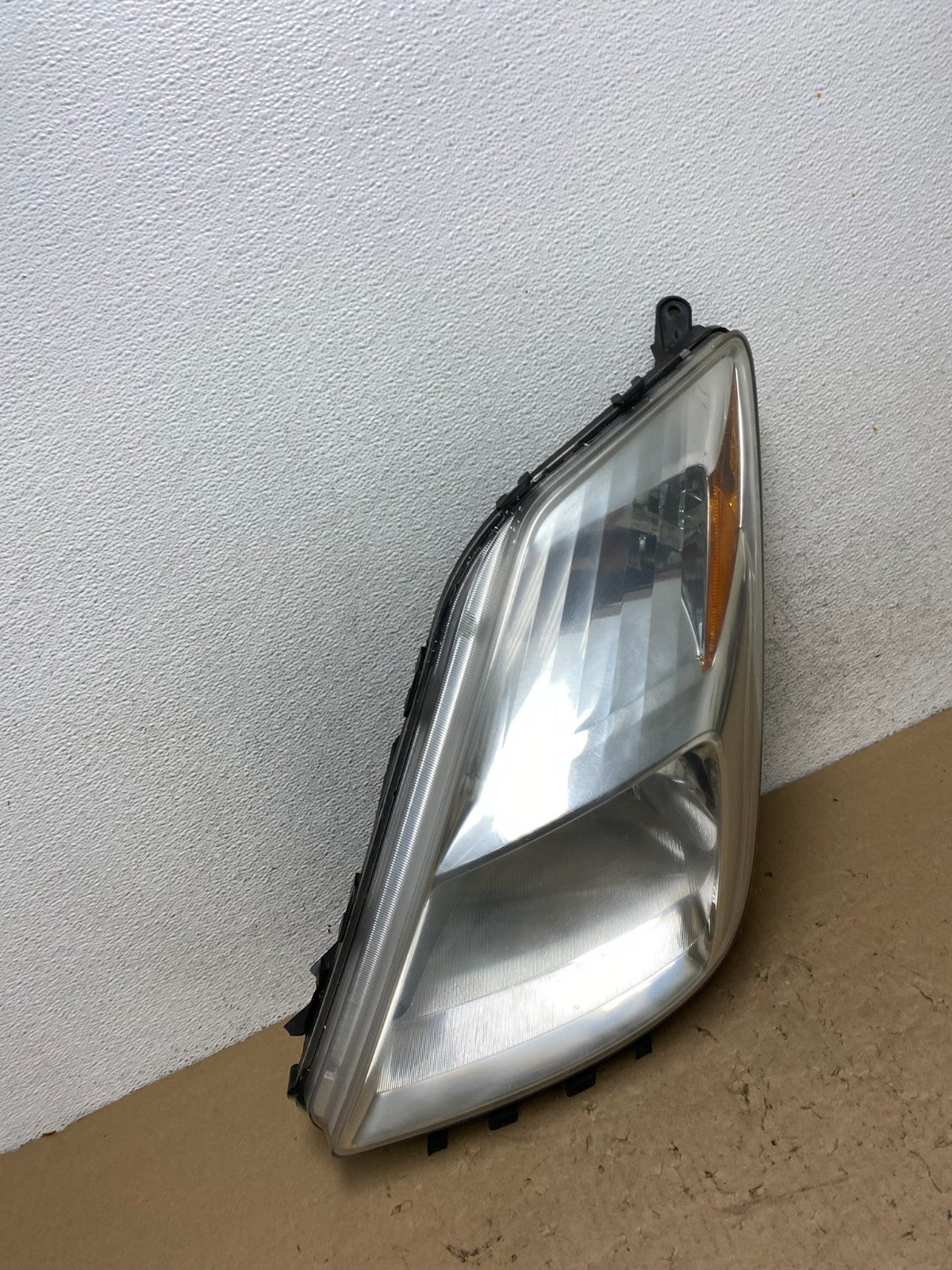 2004 - 2005 Toyota Prius Left Driver Lh Halogen Headlight AG4410 DW2