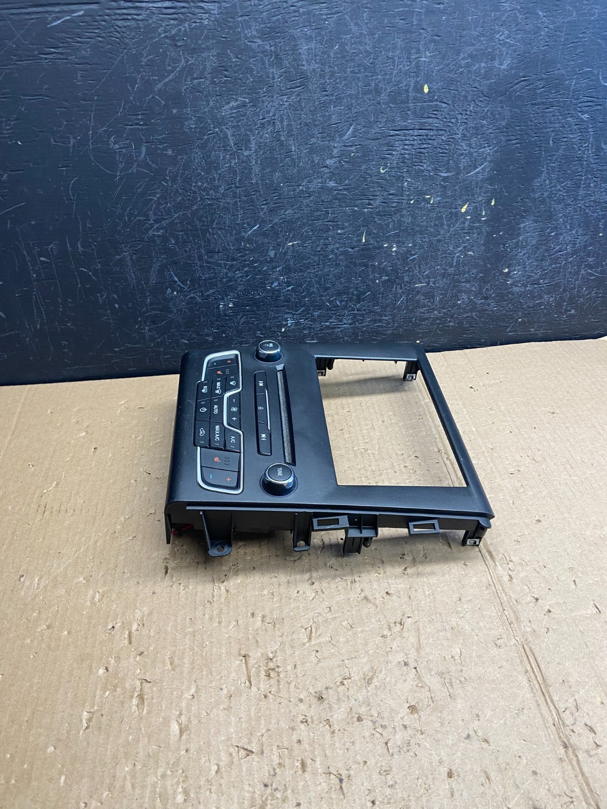 2016 to 2020 Ford Fusion Radio Climate Control A/C Control ae4146 DG2