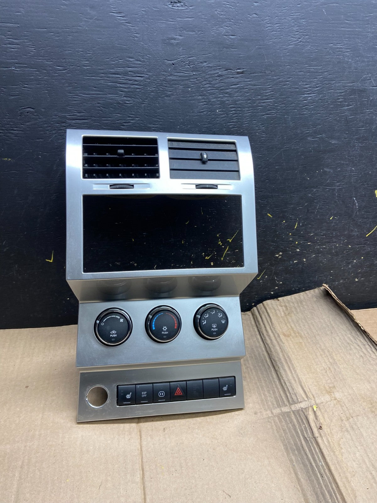 2007 to 2012 Dodge Nitro Dash Climate Temperature Control Radio Bezel x1723 DG0