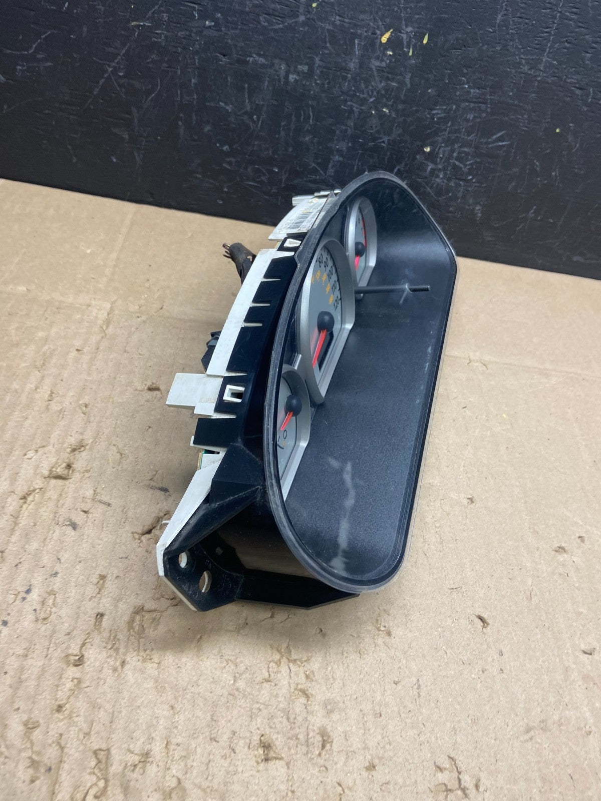 2003 - 2004 Saturn Ion Speedometer Cluster Gauge Oem AB9744 DG2