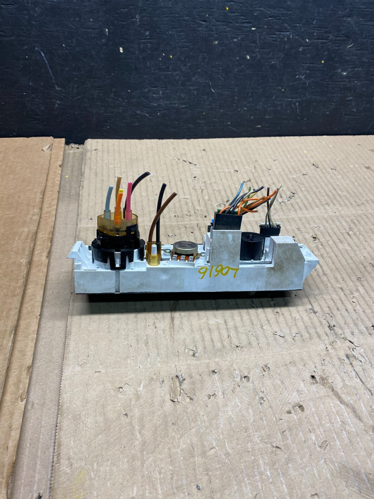 2001 - 2007 GMC Chevrolet Express 1500 Climate Control A/C L0616 DG5