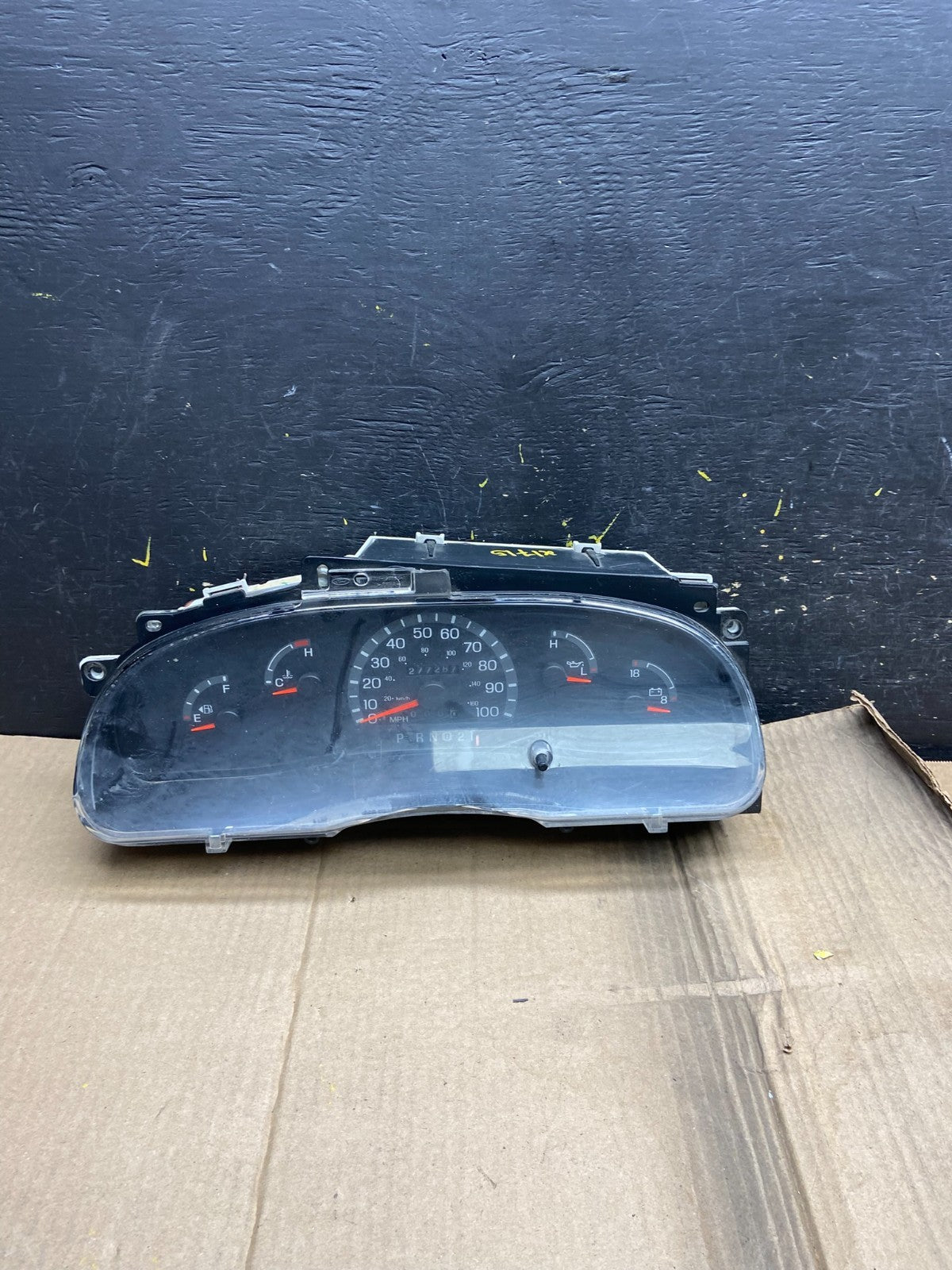 2001 - 2002 Ford Econoline E250 E350 Van Speedometer Instrument Cluster X1715 DG0