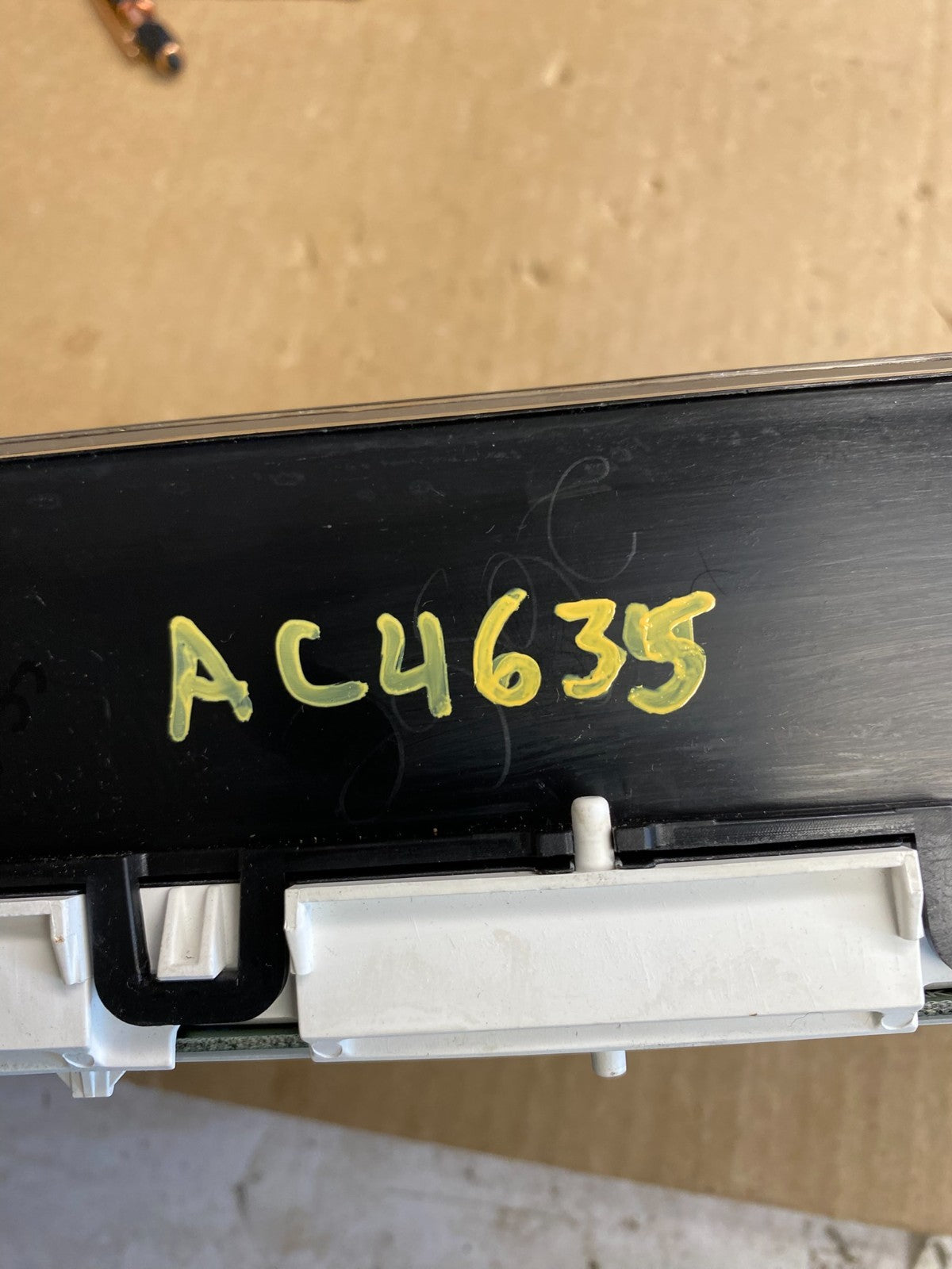 2008 to 2012 Ford Escape Speedometer Cluster Gauge AC46356