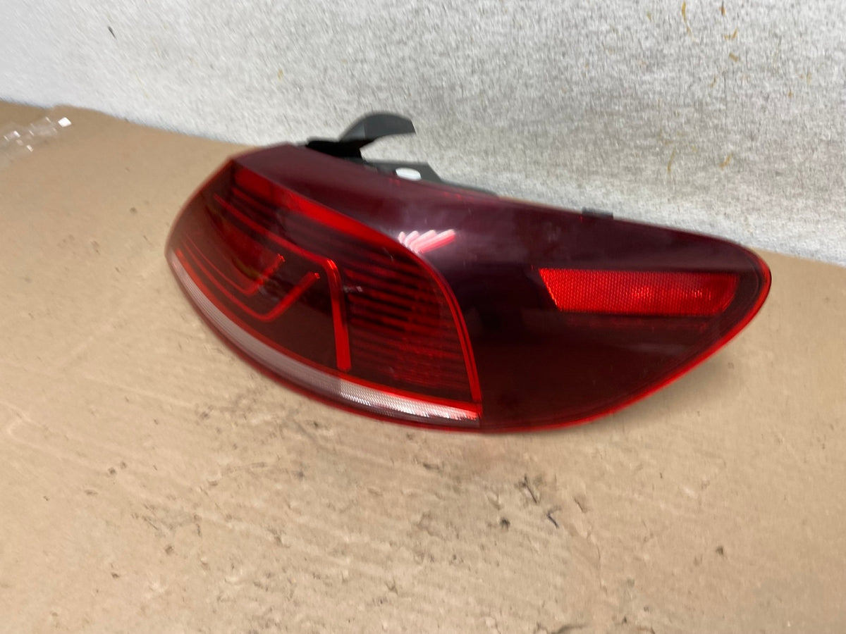 2013 to 2017 Volkswagen CC Right Passenger RH Side LED Tail Light AI0982 LK1