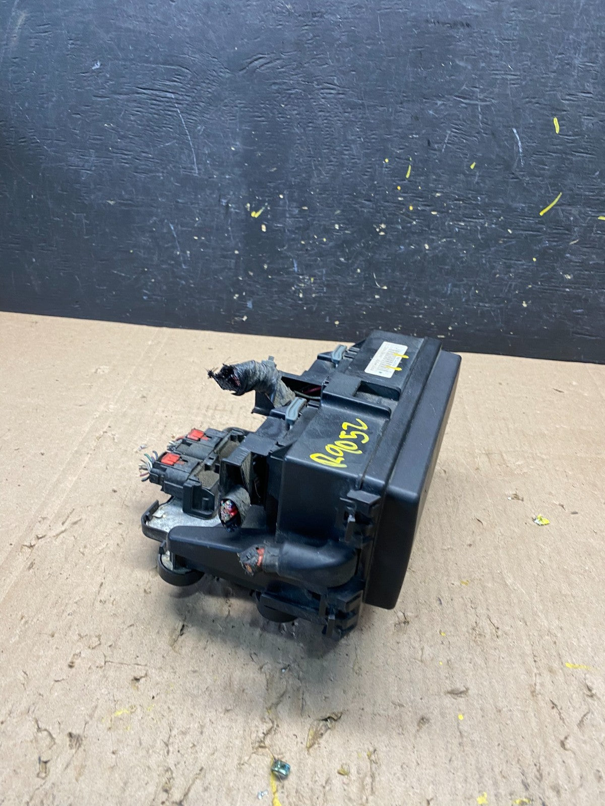 2009 Jeep Grand Cherokee Fuse Box Relay Panel BCM Body Control Module R9052 DG2