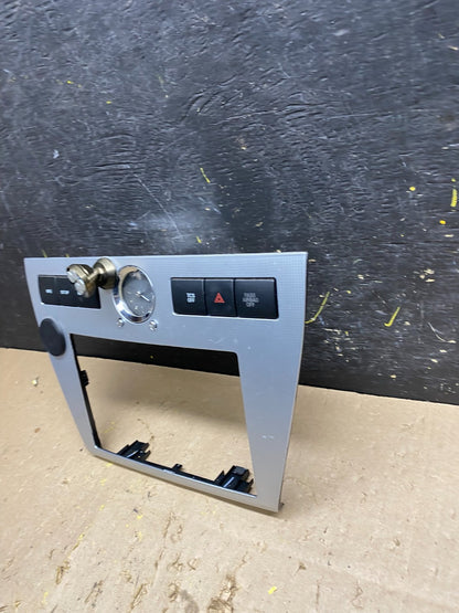 2006 to 2009 Ford Fusion Center Dash Clock Radio Bezel Trim OEM u5330 DG3