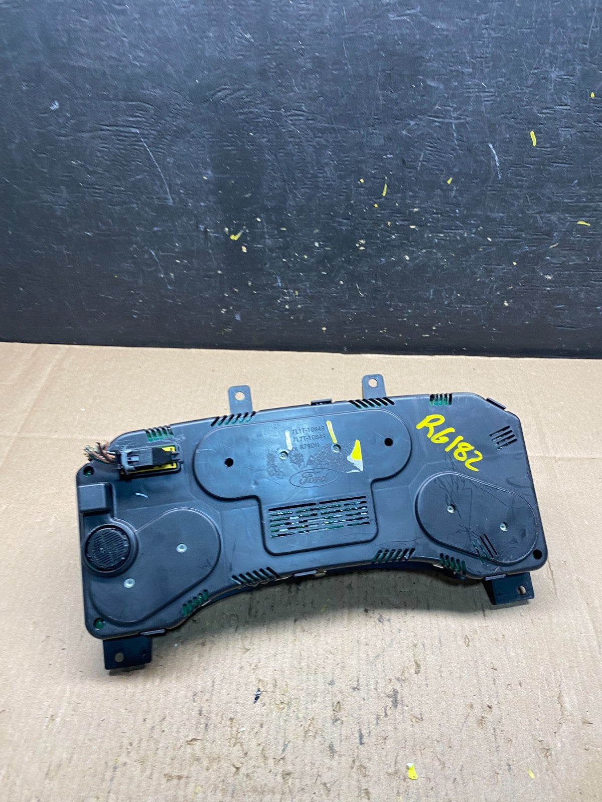 2007 2008 Ford  Expedition Speedometer Cluster Gauge r6182 DG Oem5