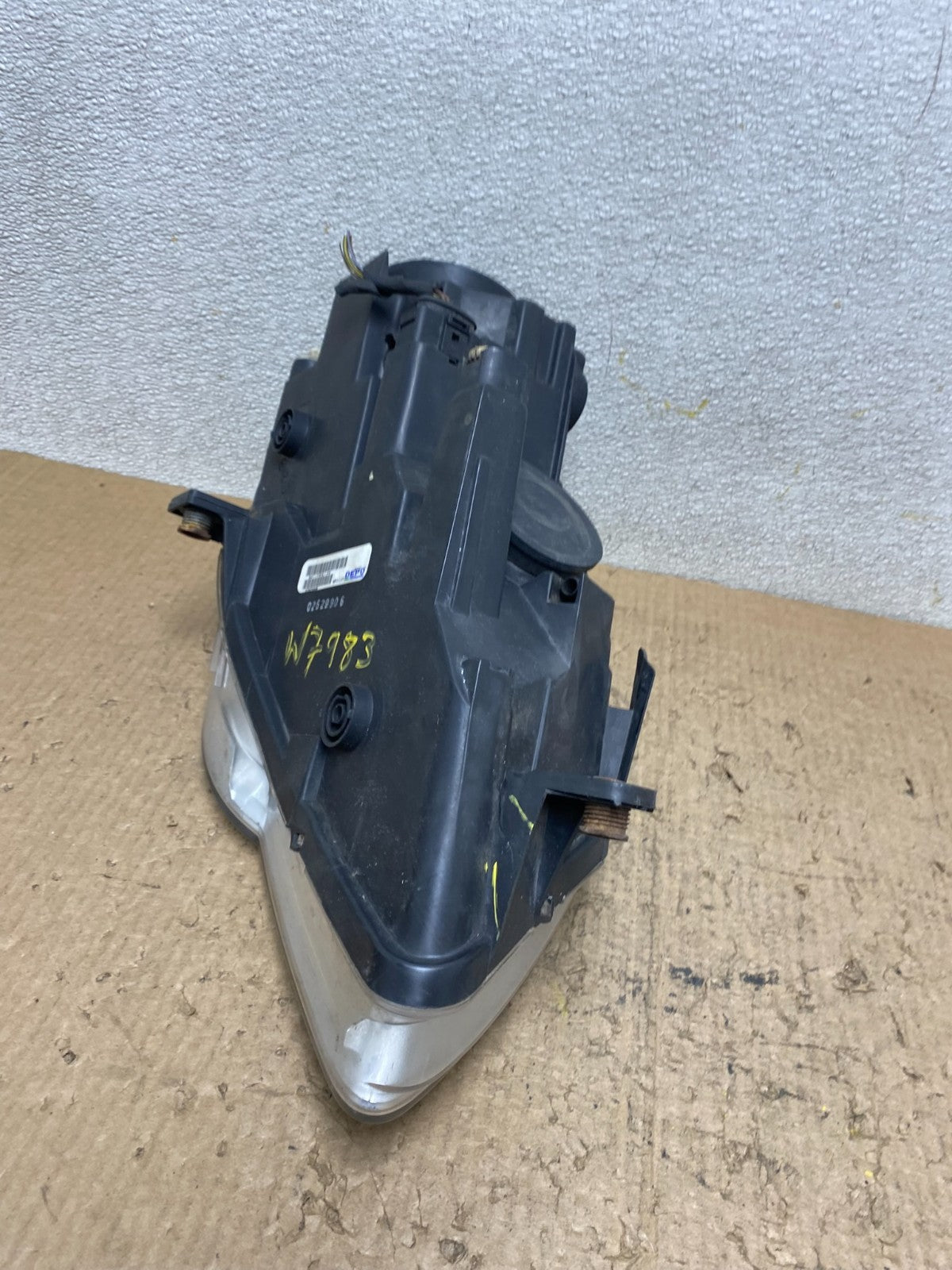 2006 - 2010 Volkswagen Passat Left Driver LH Side Halogen Headlight W7983 DW11