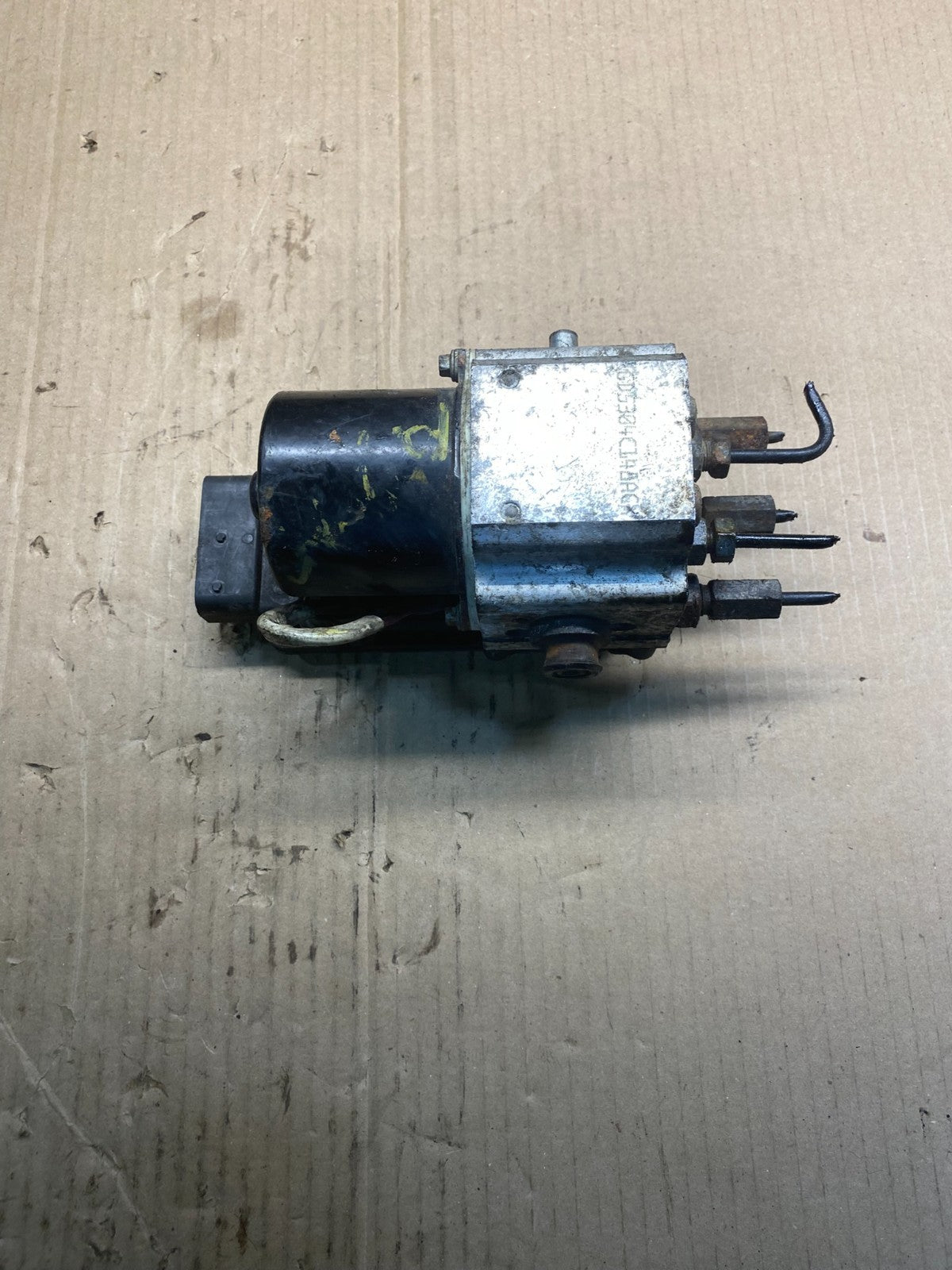 2006 2007 Ford E250 E350 Econoline Anti-Lock ABS Antilock Brake Pump AC0904 DG1