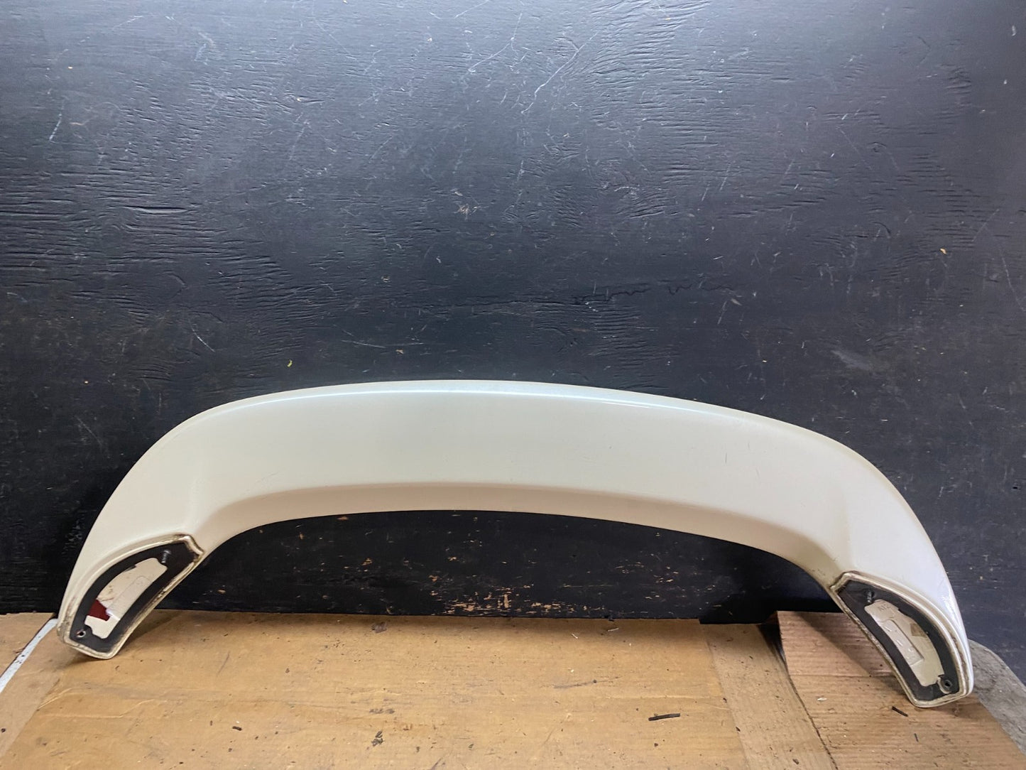 2000 to 2004 Subaru Legacy SEDAN Rear Spoiler Wing R0227 DG8