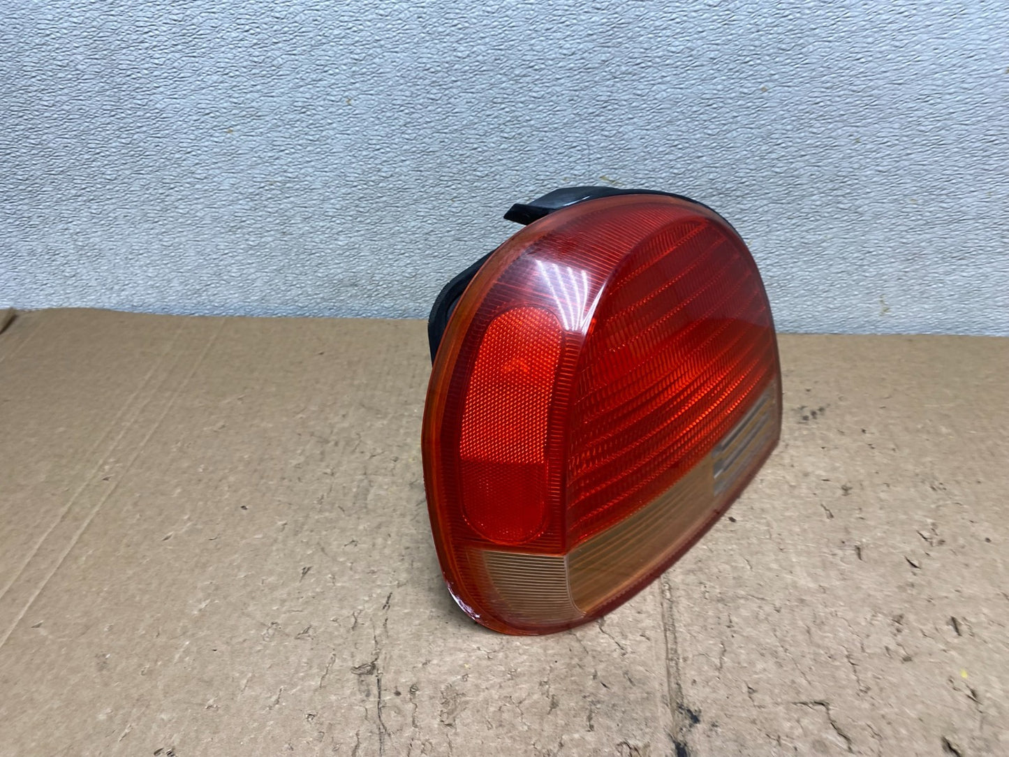 1999 2000 2001 Hyundai Sonata Left Driver Lh Side Tail Light Oem V3783 DW2