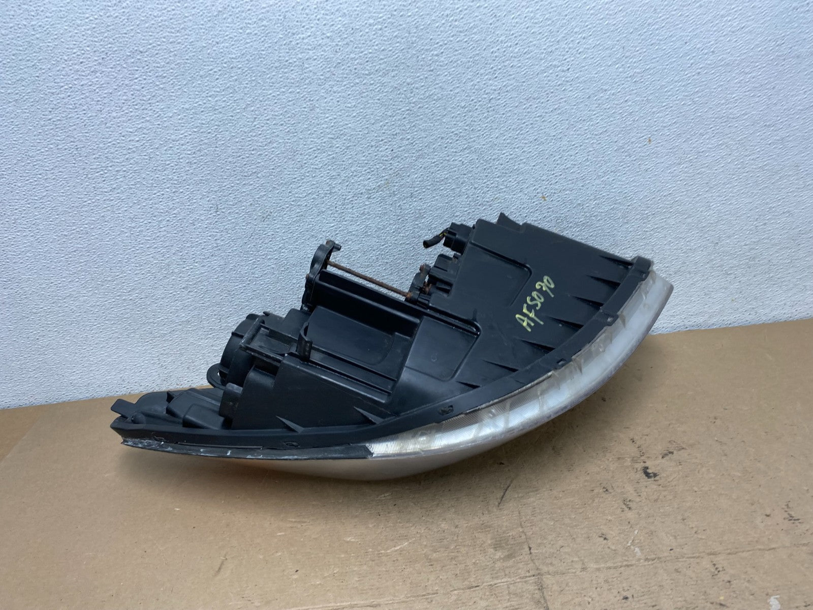 2007 to 2012 Hyundai Veracruz Left Driver LH Headlight Halogen AF5070 DW7