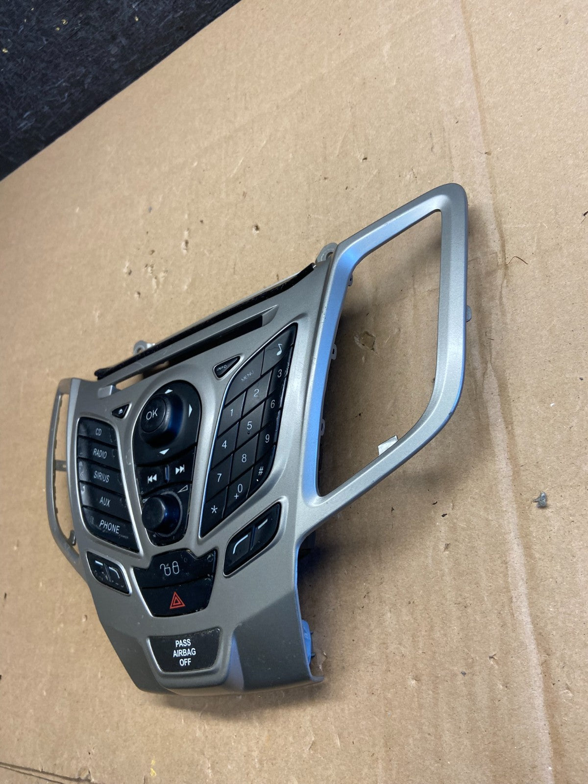 2011 2012 Ford Fiesta Dash Radio Control Panel Bezel AI3212 DG4
