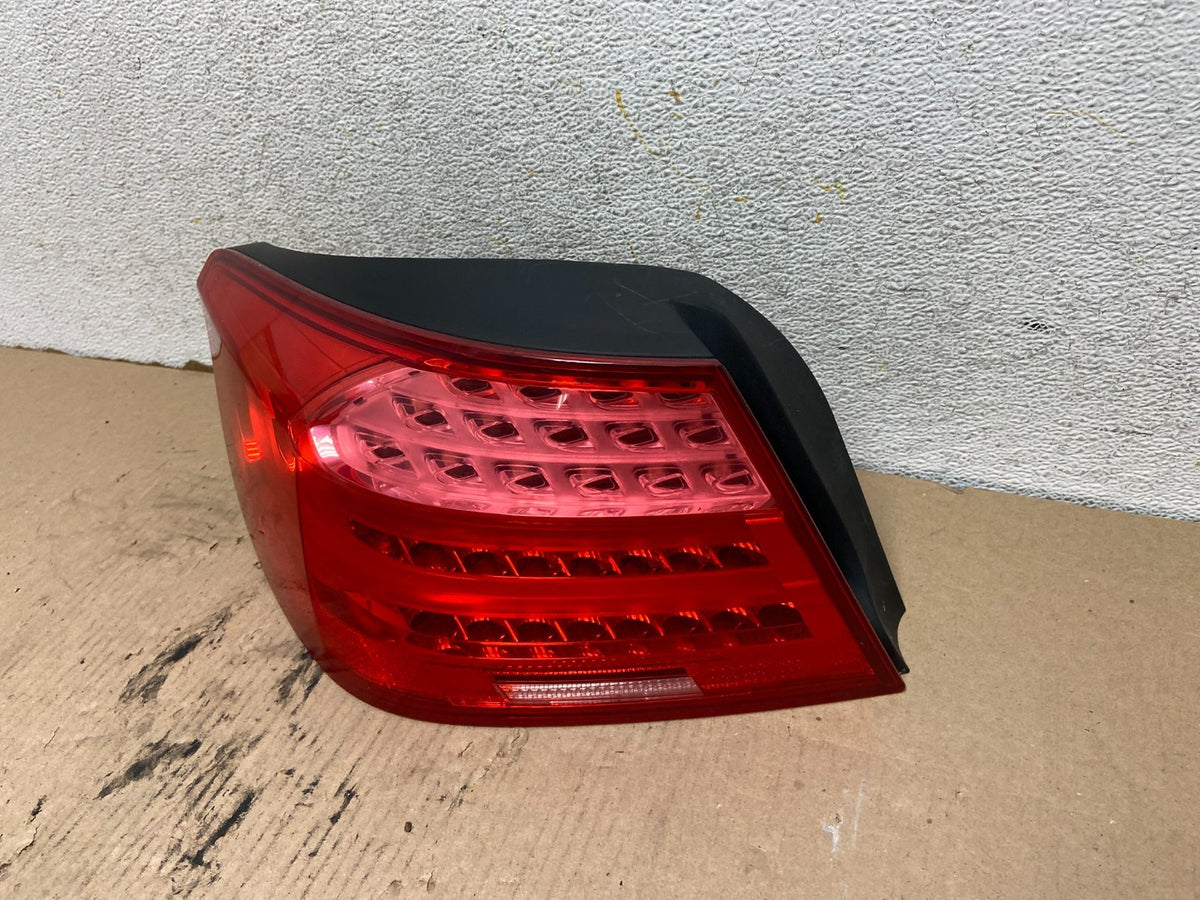 2011 - 2013 BMW 3 Coupe 328i 335i M3 E92 Left Driver Tail Light AH1002 DG2