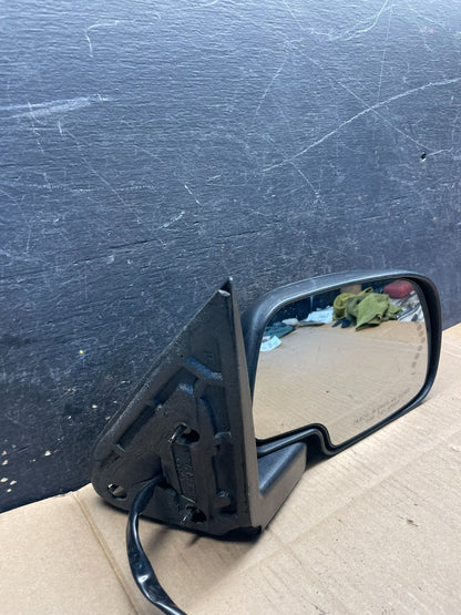 2003 to 2006 Gmc Yukon Right Passenger Turn Signal View Door MirrorOEM  R9464 DG7