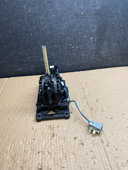 2011 to 2014 Ford Explorer Auto Transmission Floor Gear Shifter AF64110