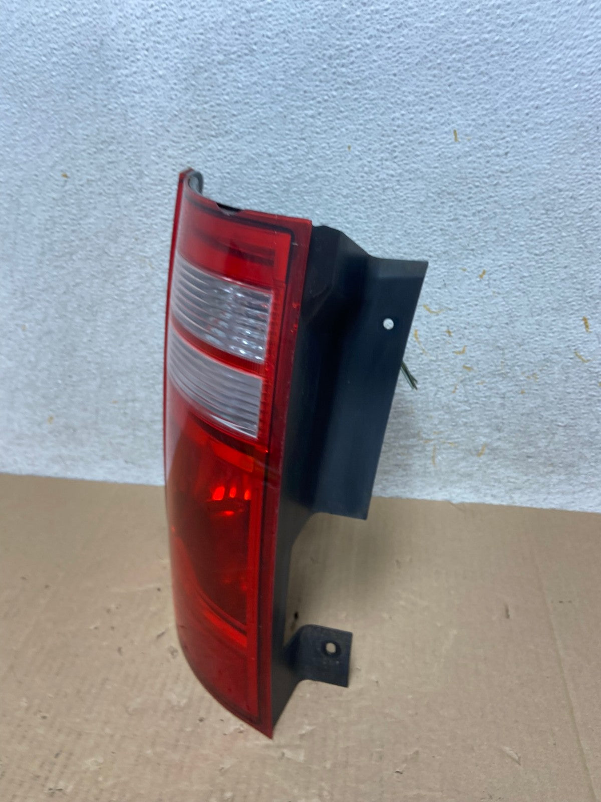 2008 to 2010 Dodge Grand Caravan Left Driver LH Side Tail Light AI1217 LK1