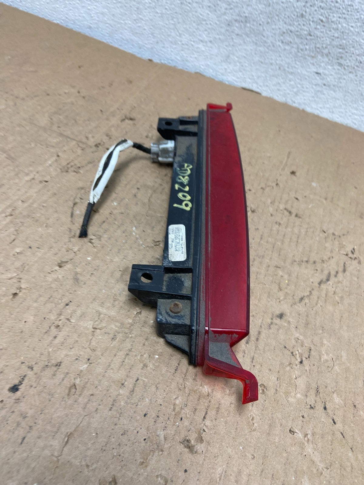2009-2017 Chevrolet Traverse High Mounted 3rd Third Stop Brake Light ad8209 DG4