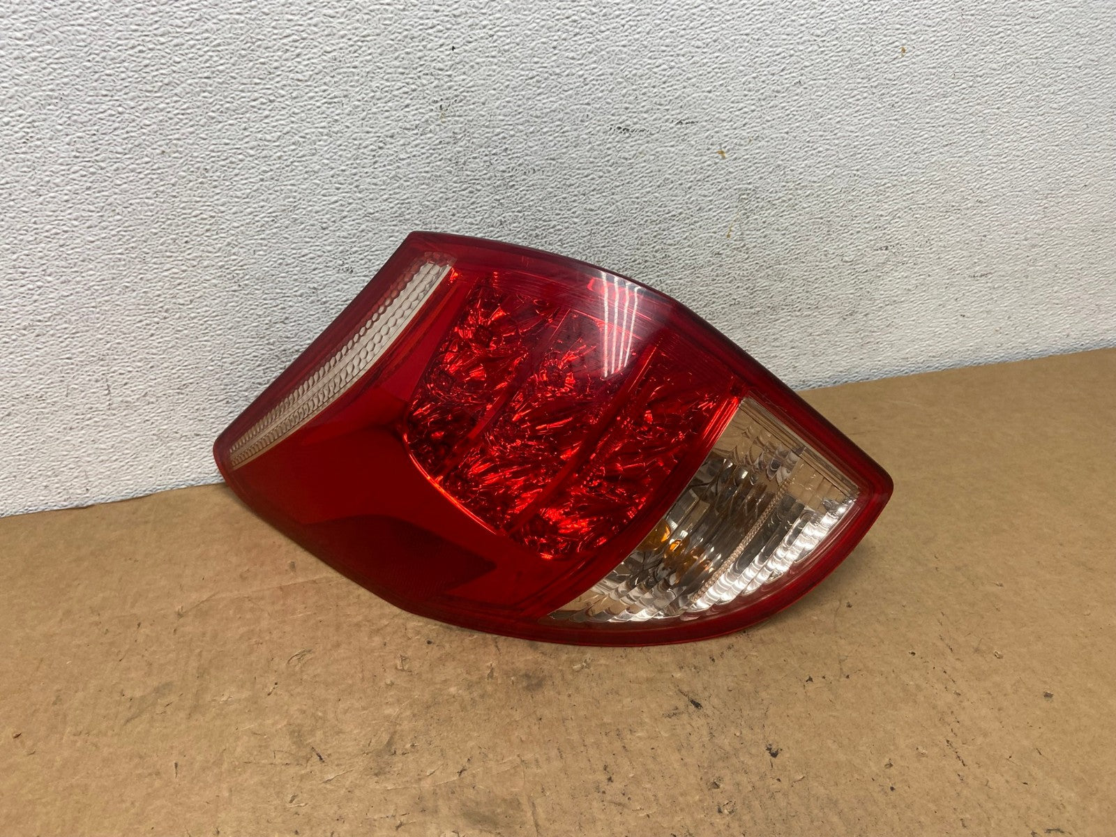 2006 2007 2008 Toyota Rav4 Left Driver LH Side Tail Light AD4771 LK0