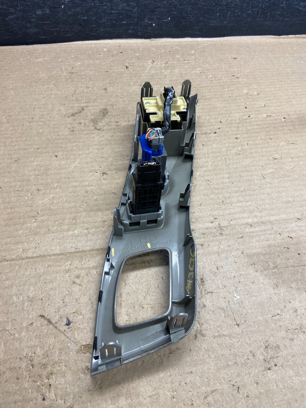 2012-2016 Toyota Prius V Shifter Bezel Trim Parking Push Start AH3636 DG7