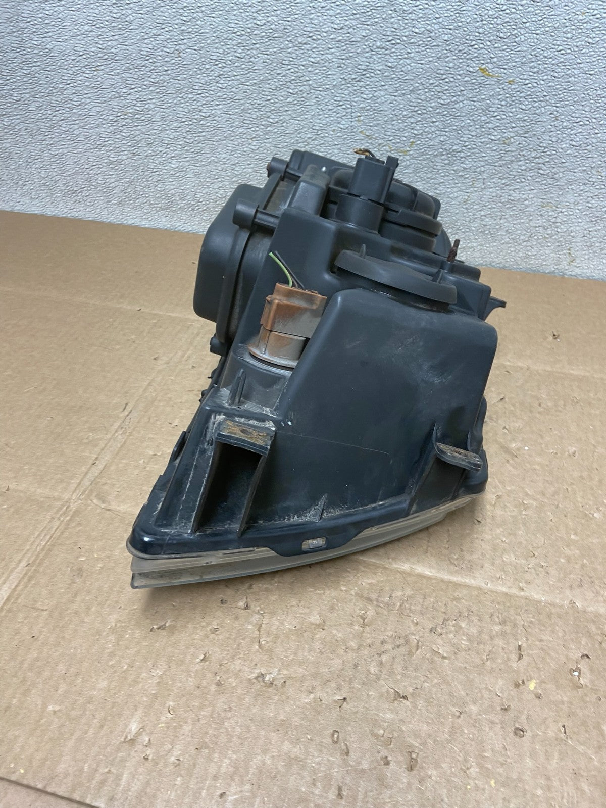 Xenon 2003-2006 Lincoln Navigator Left Driver Side Headlight Y8742 DW8