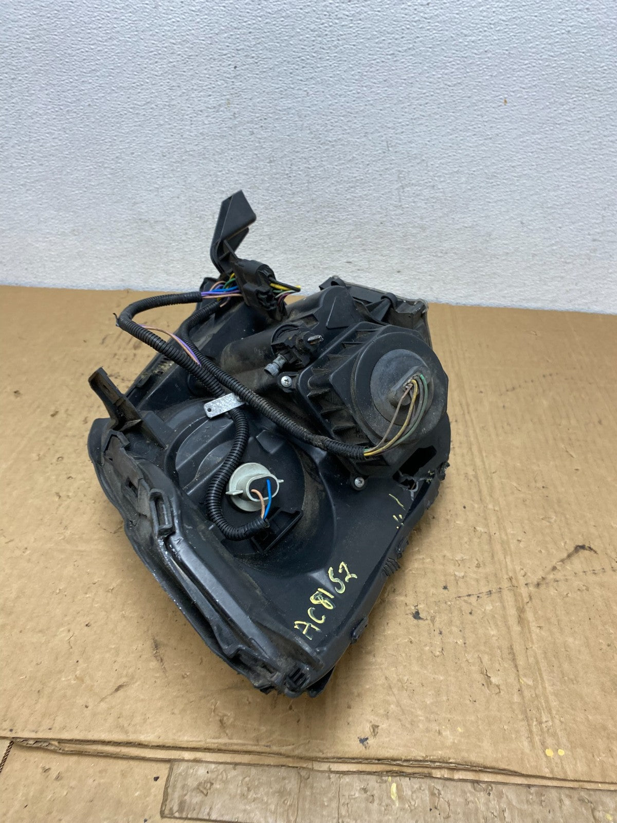 2006 to 2011 Cadillac DTS Left Driver Lh Xenon Hid Headlight AC8152 DW10