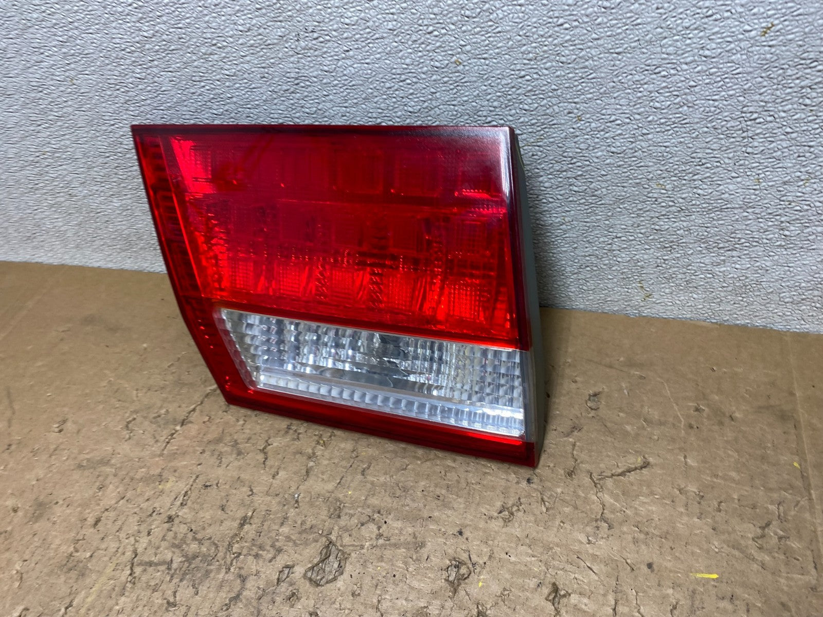 2005 2006 2007 Honda Odyssey Inner Left Driver Lh Tail Light V8552 DW1