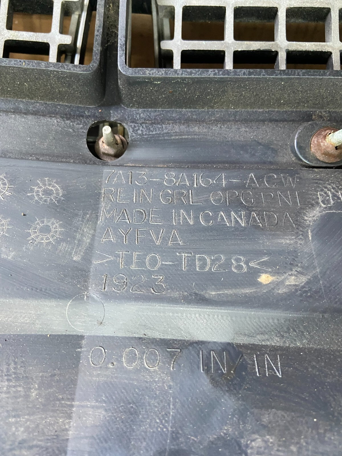 2007 to 2010 Lincoln Mkx Front Upper Grill Grille OEM n9147 DG11