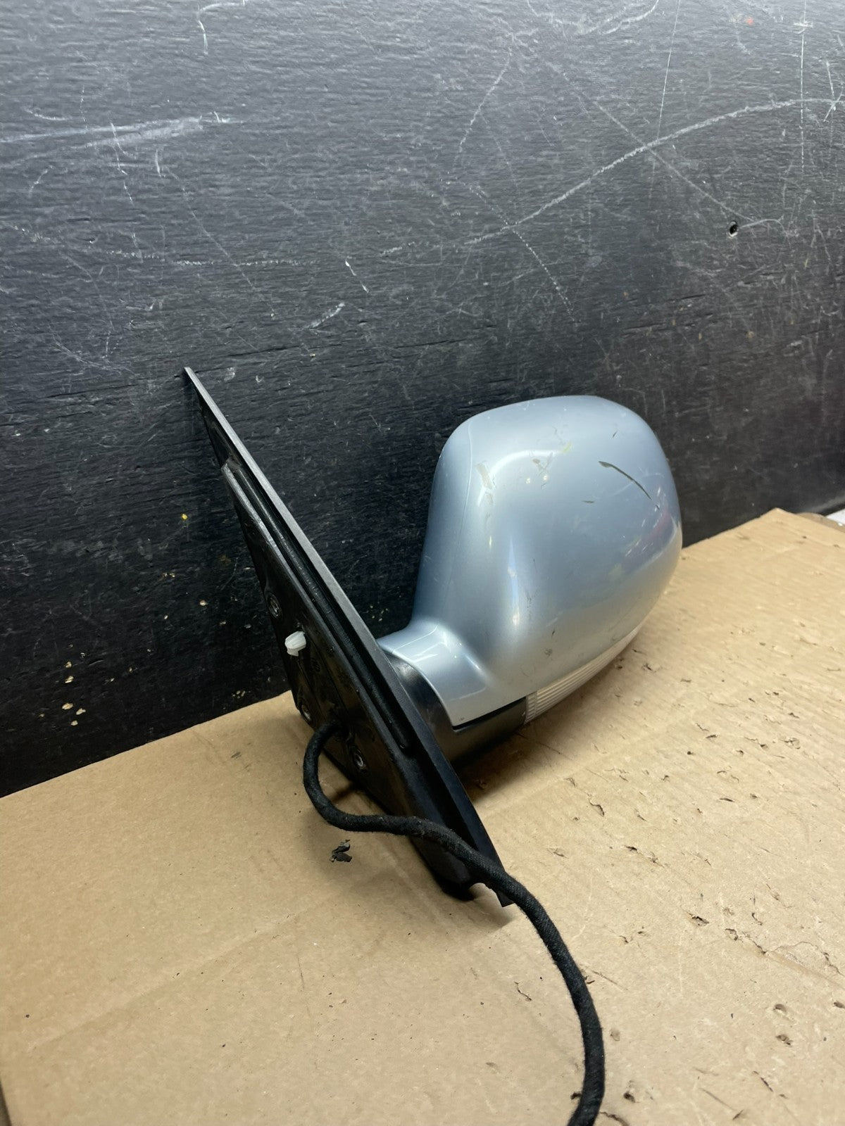 2004 to 2007 Volkswagen Touareg Left Door Power View Door Mirror OEM Q6368 DG1