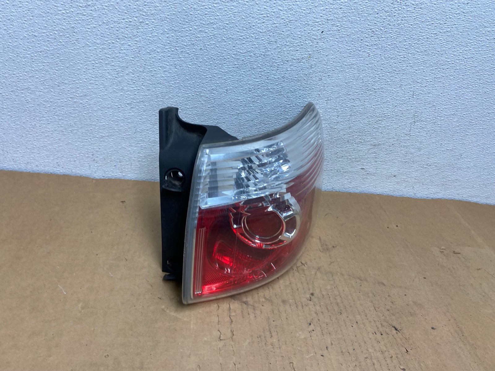 2007 to 2012 GMC Acadia Halogen Tail Light Right Passenger RH Side AC8470 LK2