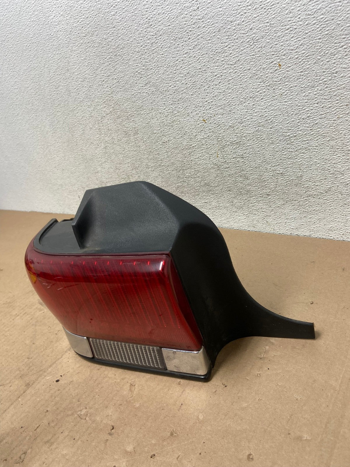 1990 to 1993 Lincoln Continental Left Driver LH Side Tail Light AG4732 LK1