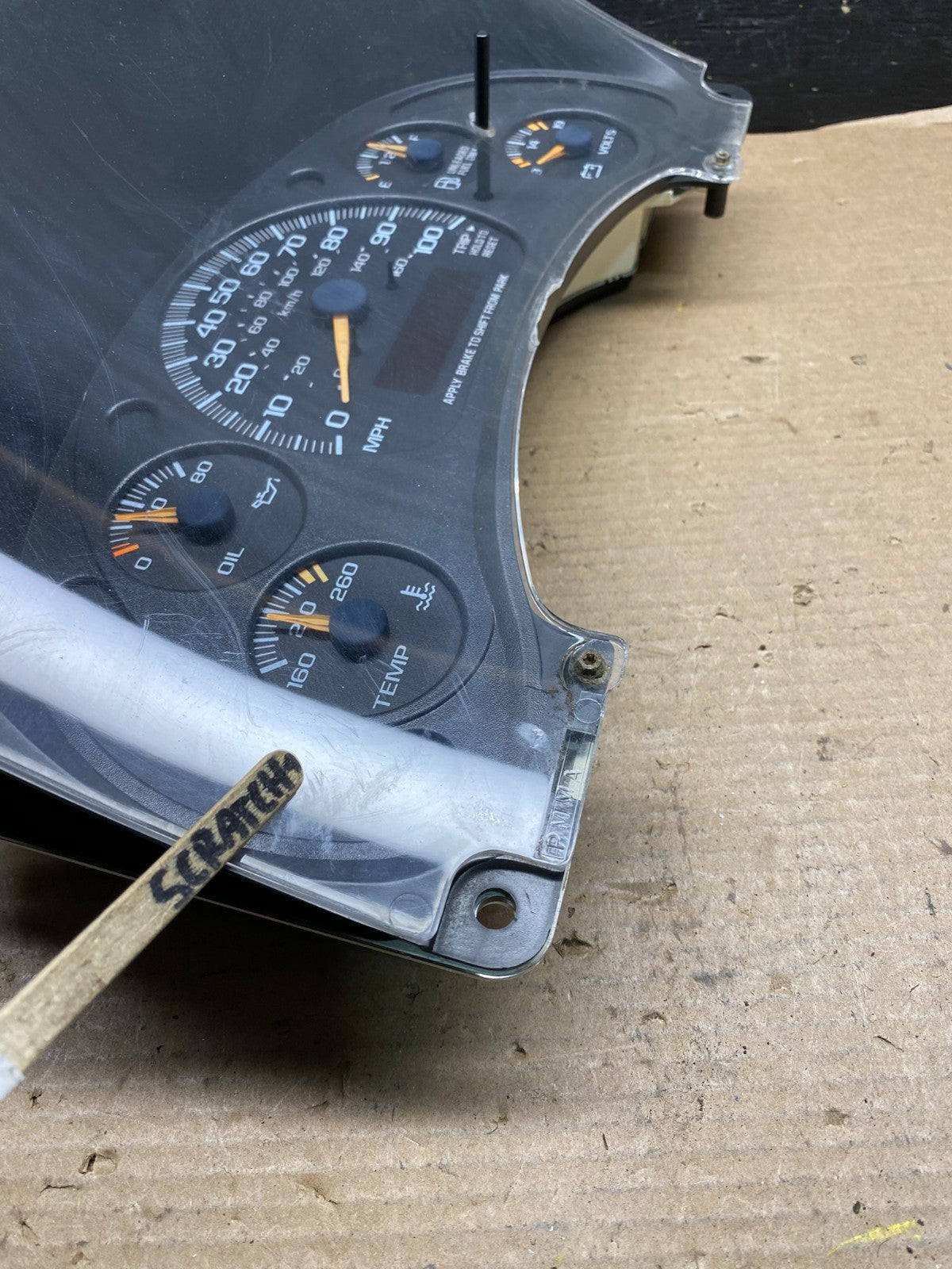 2001 to 2002 Chevrolet Express Speedometer Cluster Gauge OEM R2834 DG1