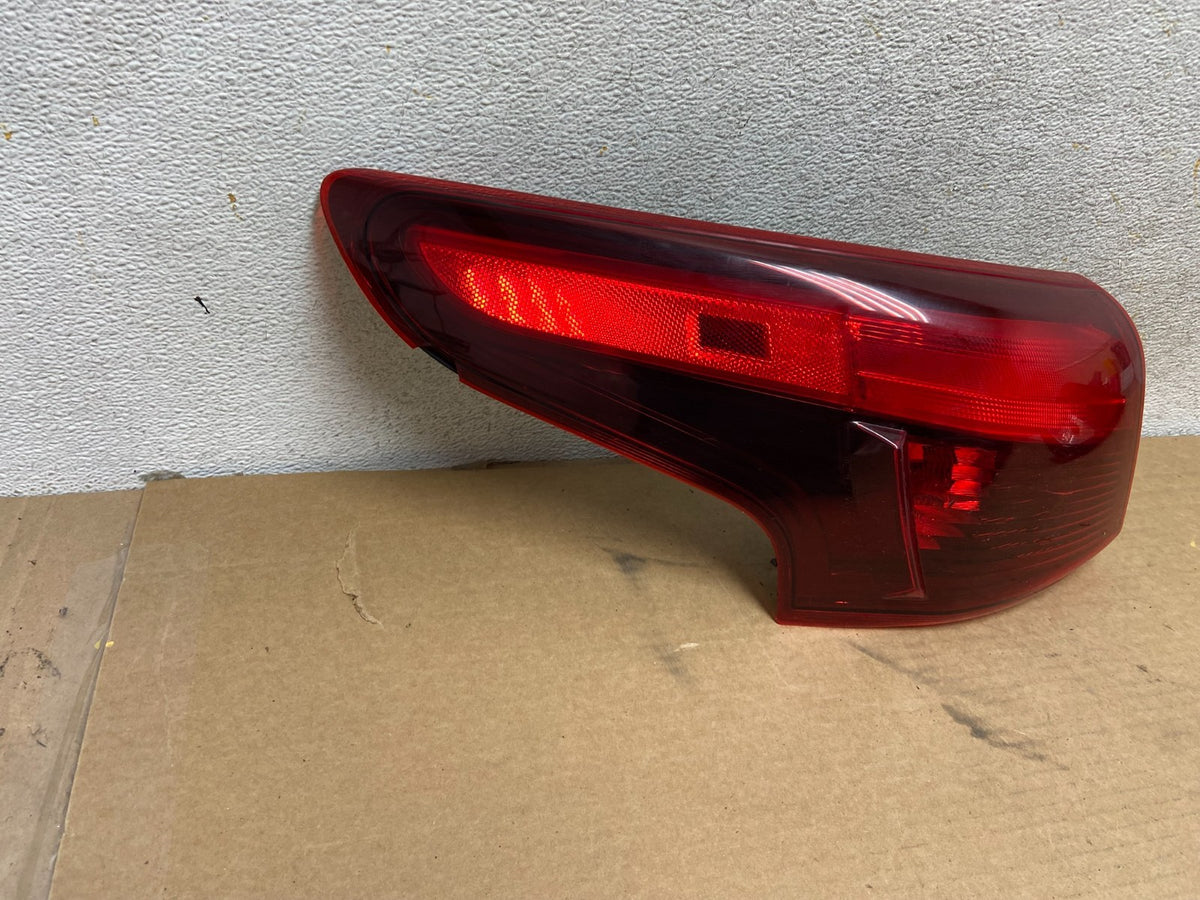 2017 - 2019 Nissan Rogue Sport Left Driver LH Side Tail Light AH4480 DW1