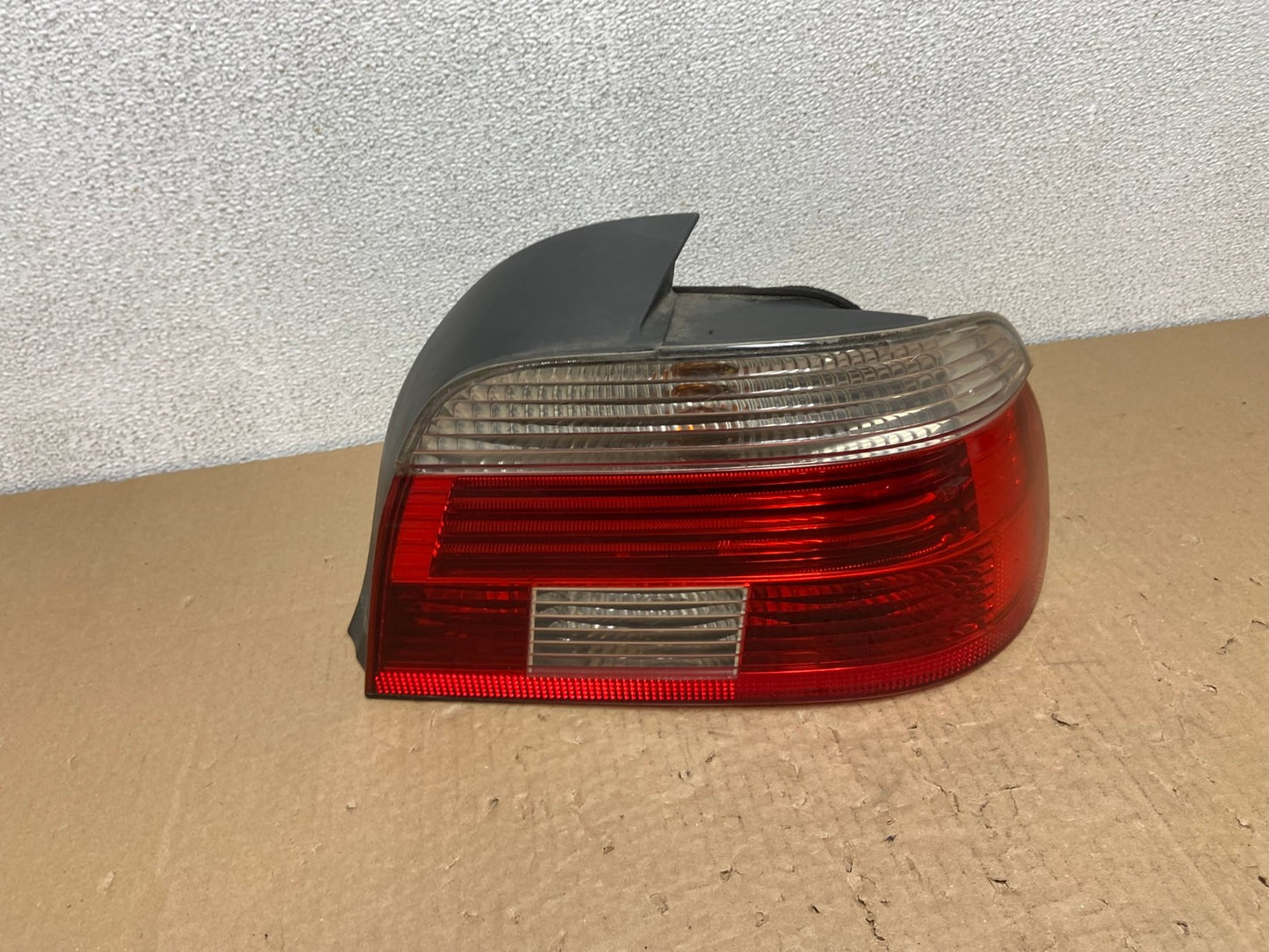 2001- 2003 BMW 5 Series E39 530i Right Passenger Rh Tail Light Oem AB6271 LK0