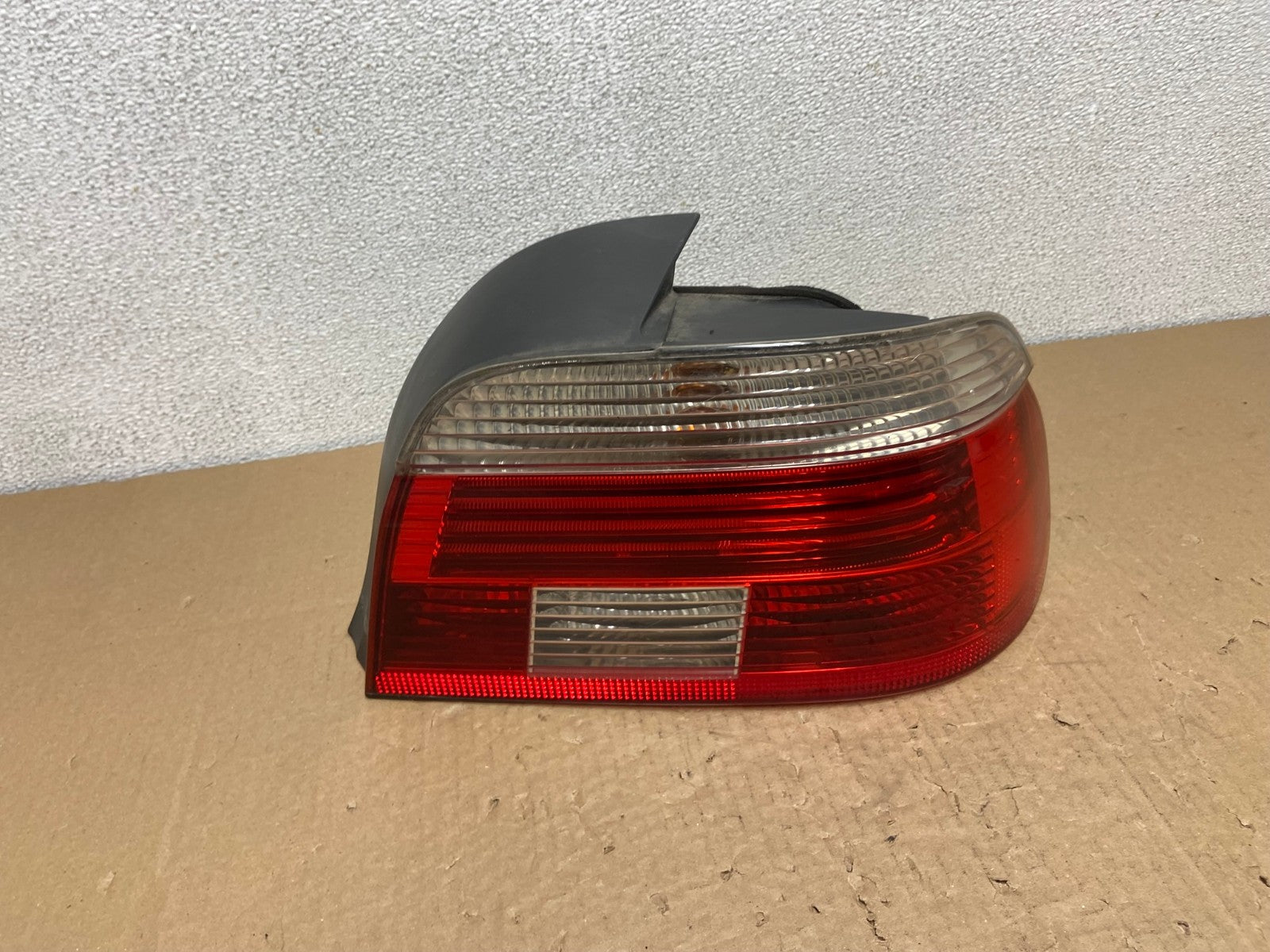 2001- 2003 BMW 5 Series E39 530i Right Passenger Rh Tail Light Oem AB6271 LK0