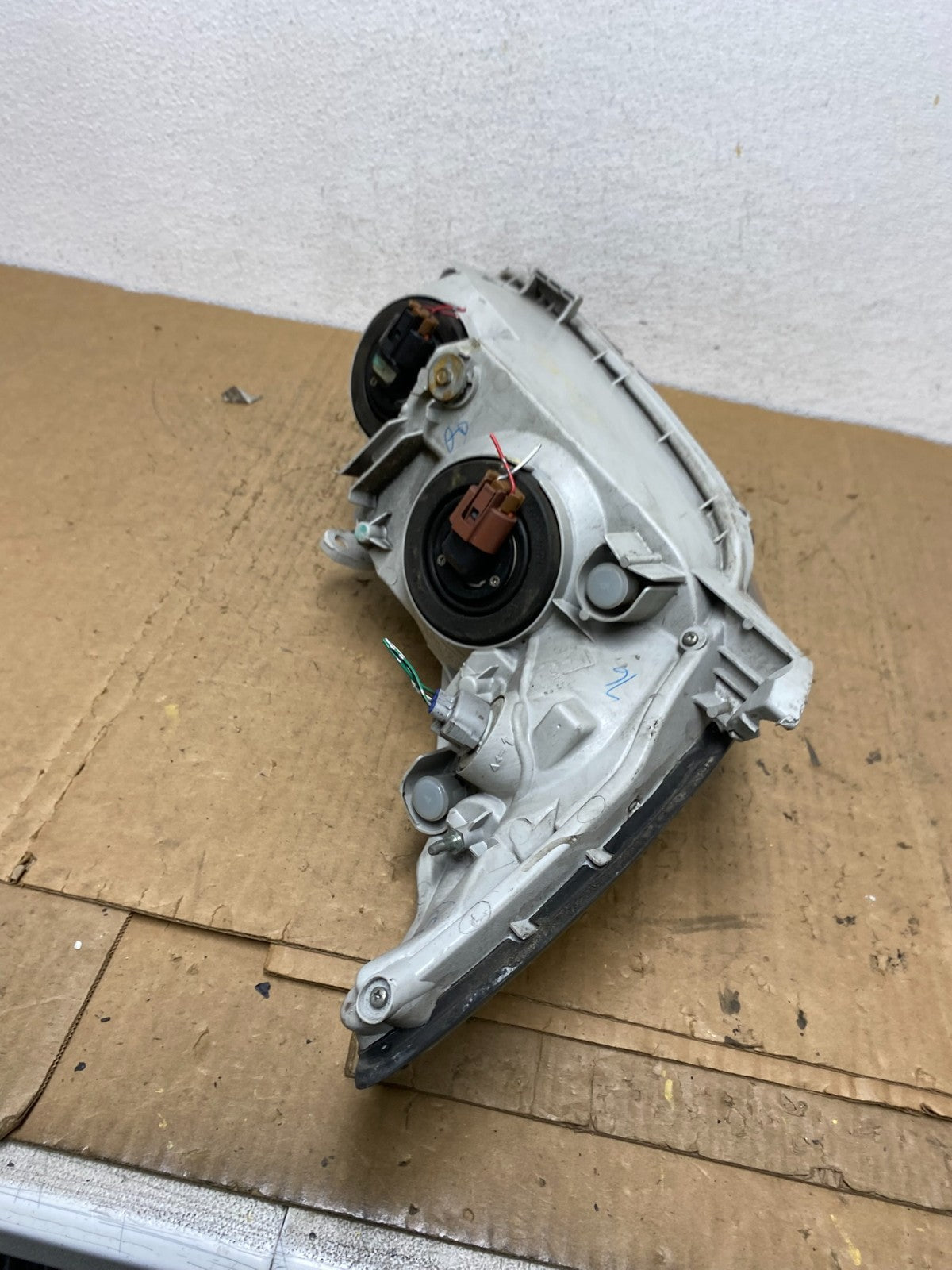 2002 2003 2004 Toyota Camry Left Driver Lh Side Halogen Headlight AD2650 DW9