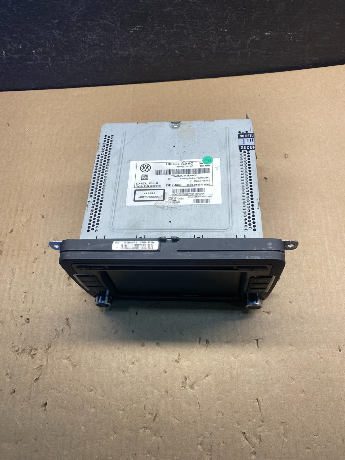 2009 to 2012 Volkswagen CC Radio CD Player Screen AM/FM AC8934 DG3