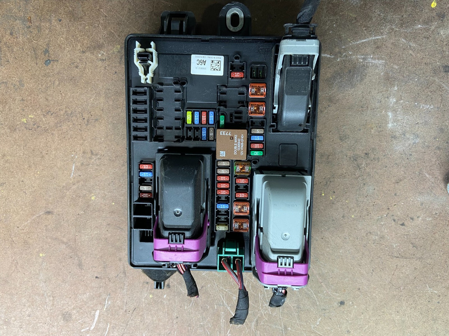 2013 to 2017 Cadillac ATS Cabin Fuse Relay Box Fusebox 22959737 L4294 PS0