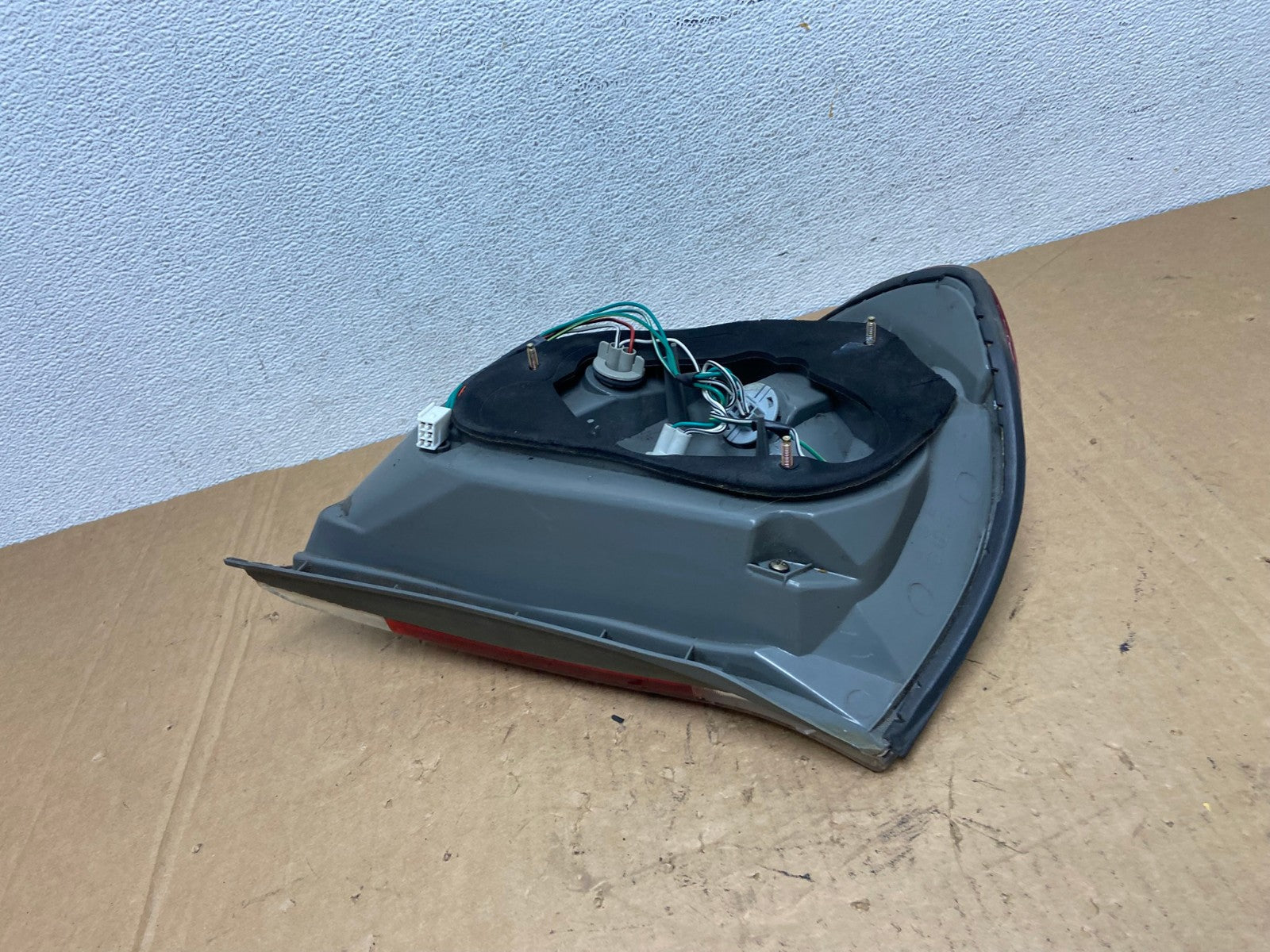 2005 to 2006 Toyota Camry Tail Light Right Passenger Side AD3183 LK5